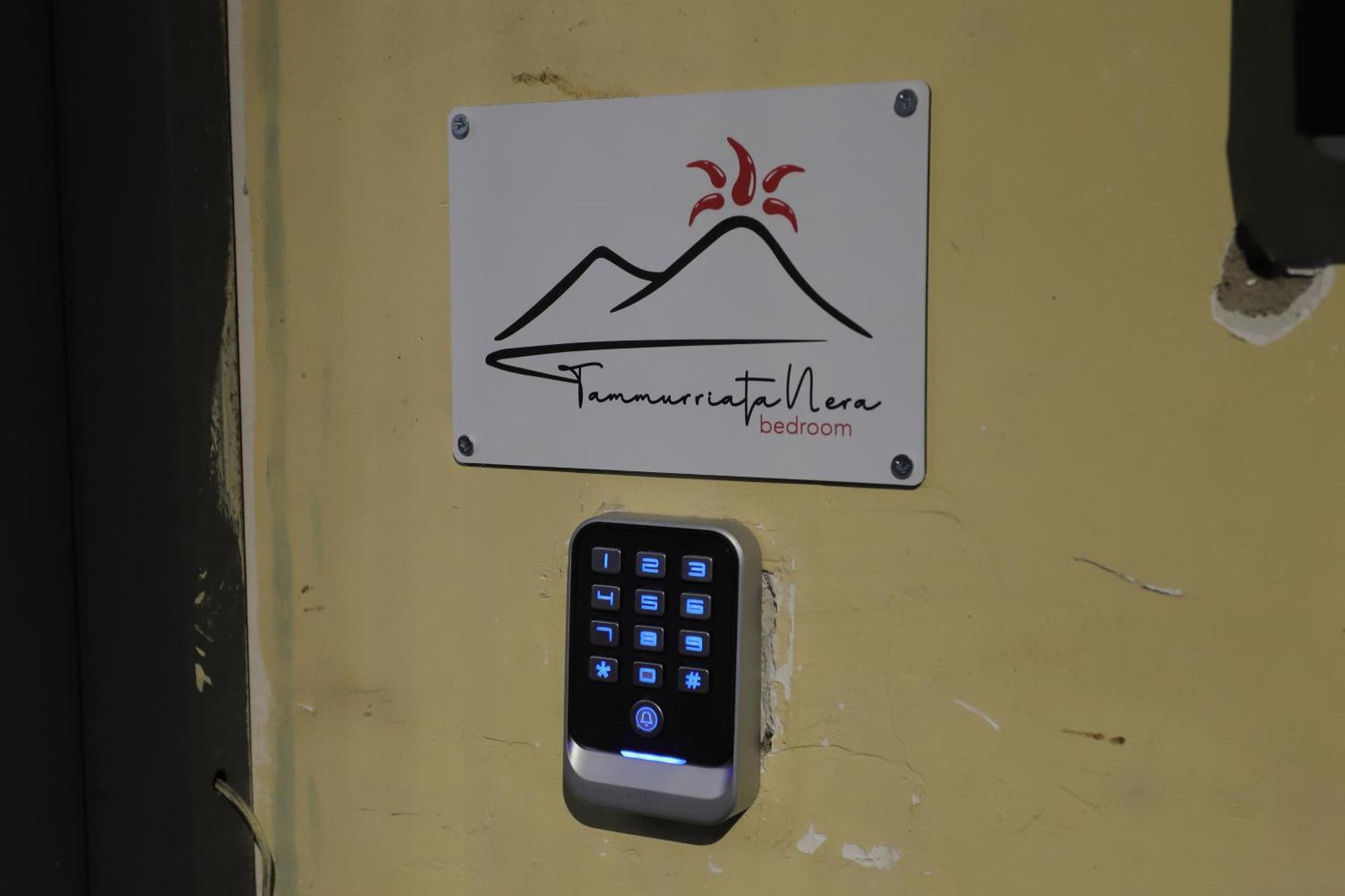 Tammurriata Nera Bedroom Napoli Dış mekan fotoğraf